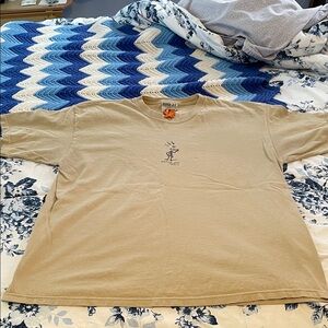 Vintage Men's Pirana Joe Beige Graphic T-Shirt